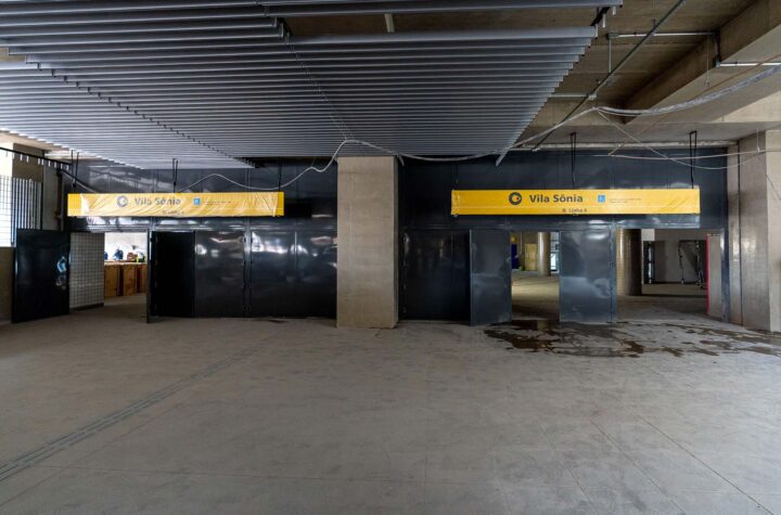 Obras da estação Vila Sonia, linha amarela
