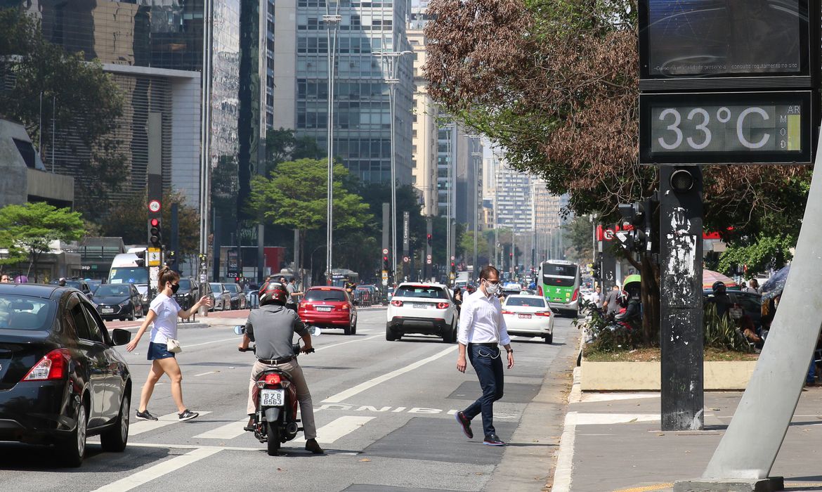 Governo de  São Paulo descarta medidas restritivas para conter covid-19 e gripe