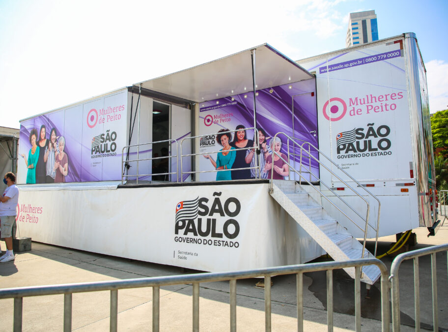 Carreta de mamografia do programa Mulheres de Peito chega a Guarulhos