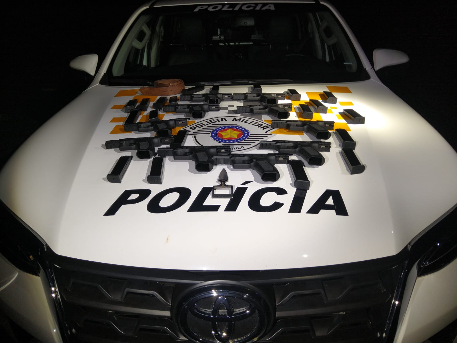 Policia Militar Rodoviária apreende dez pistolas 9mm e 20 carregadores
