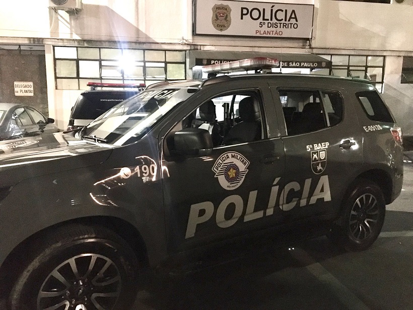 5º Baep  localiza  drogas em imóvel abandonado e prende um individuo