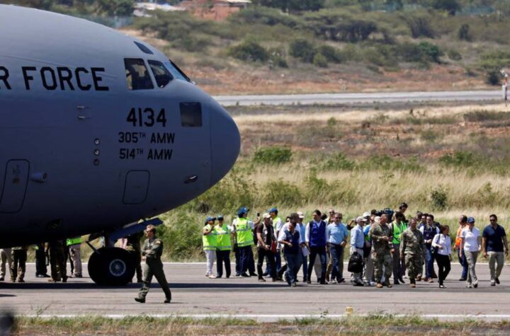 México: Venezuelanos pedem por voos humanitários para voltar para casa