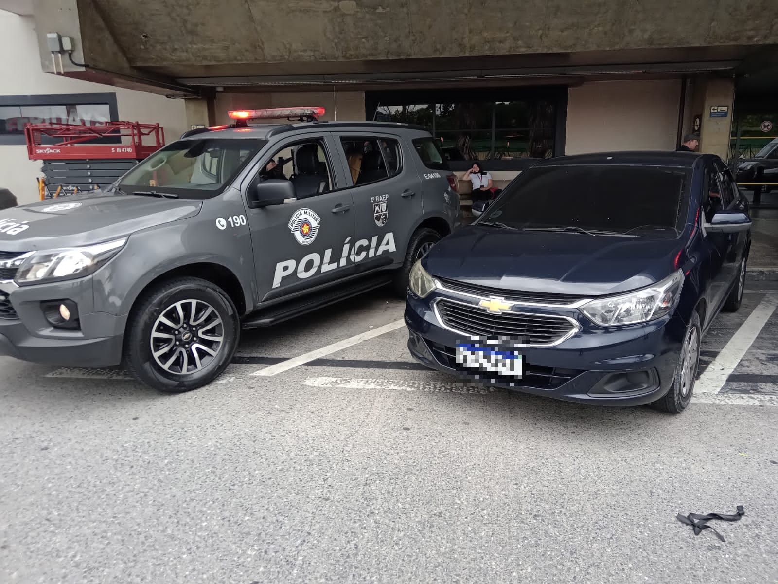 Policia prende meliante e recupera veiculo roubado em Guarulhos-SP