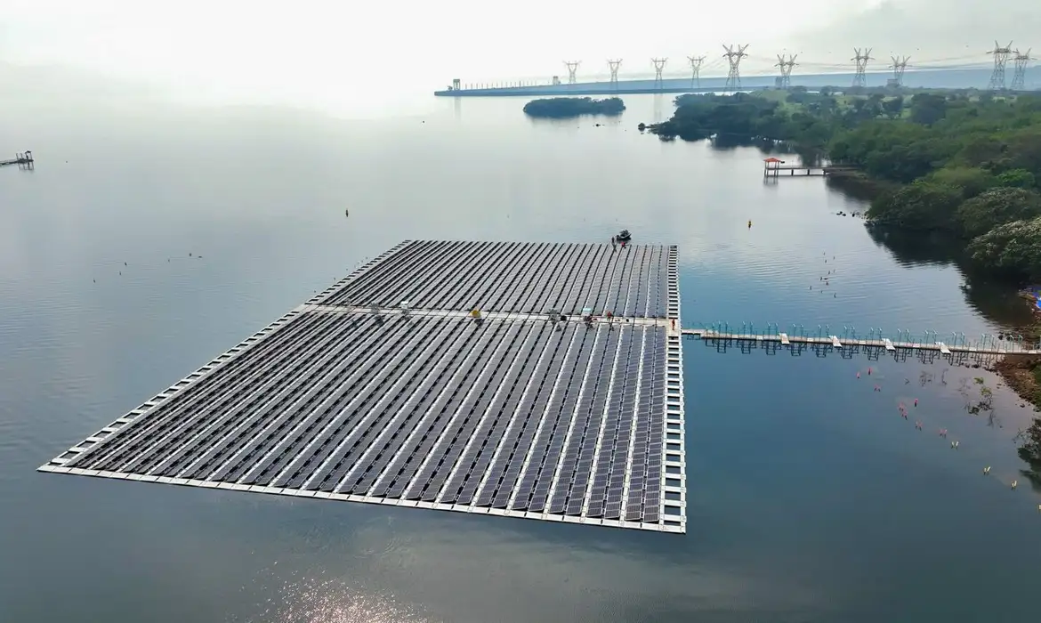 usina_de_itaipu_termina_montagem_de_ilha_solar01